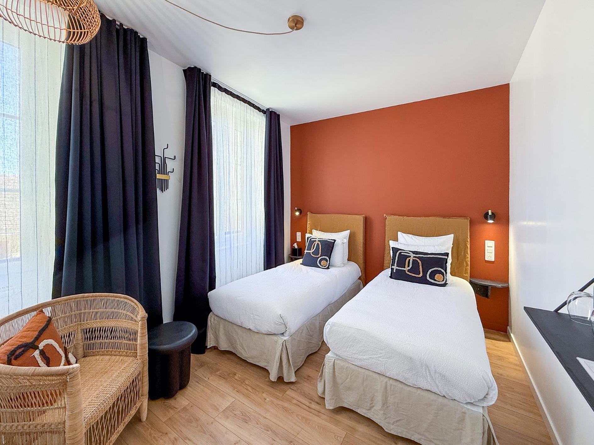 Hotel Du Commerce Cluny Ngoại thất bức ảnh